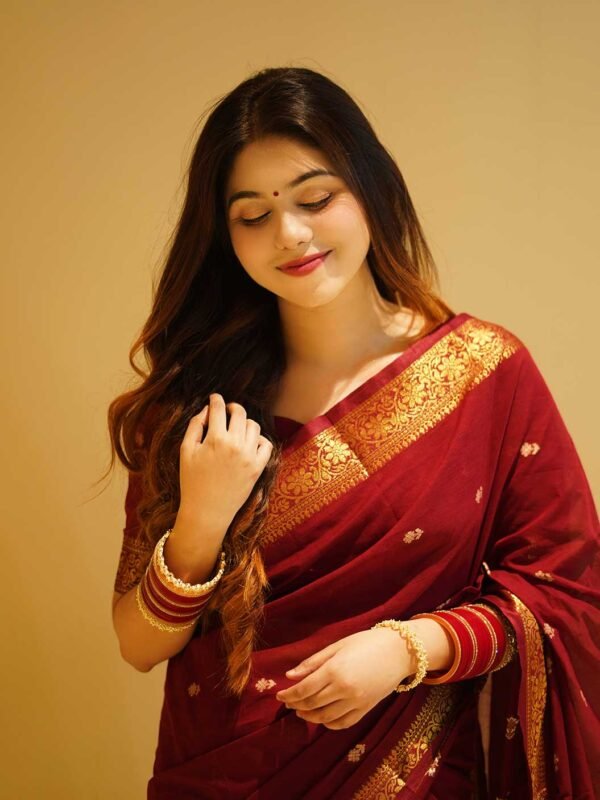 ক্লাসিক সুতি শাড়ি